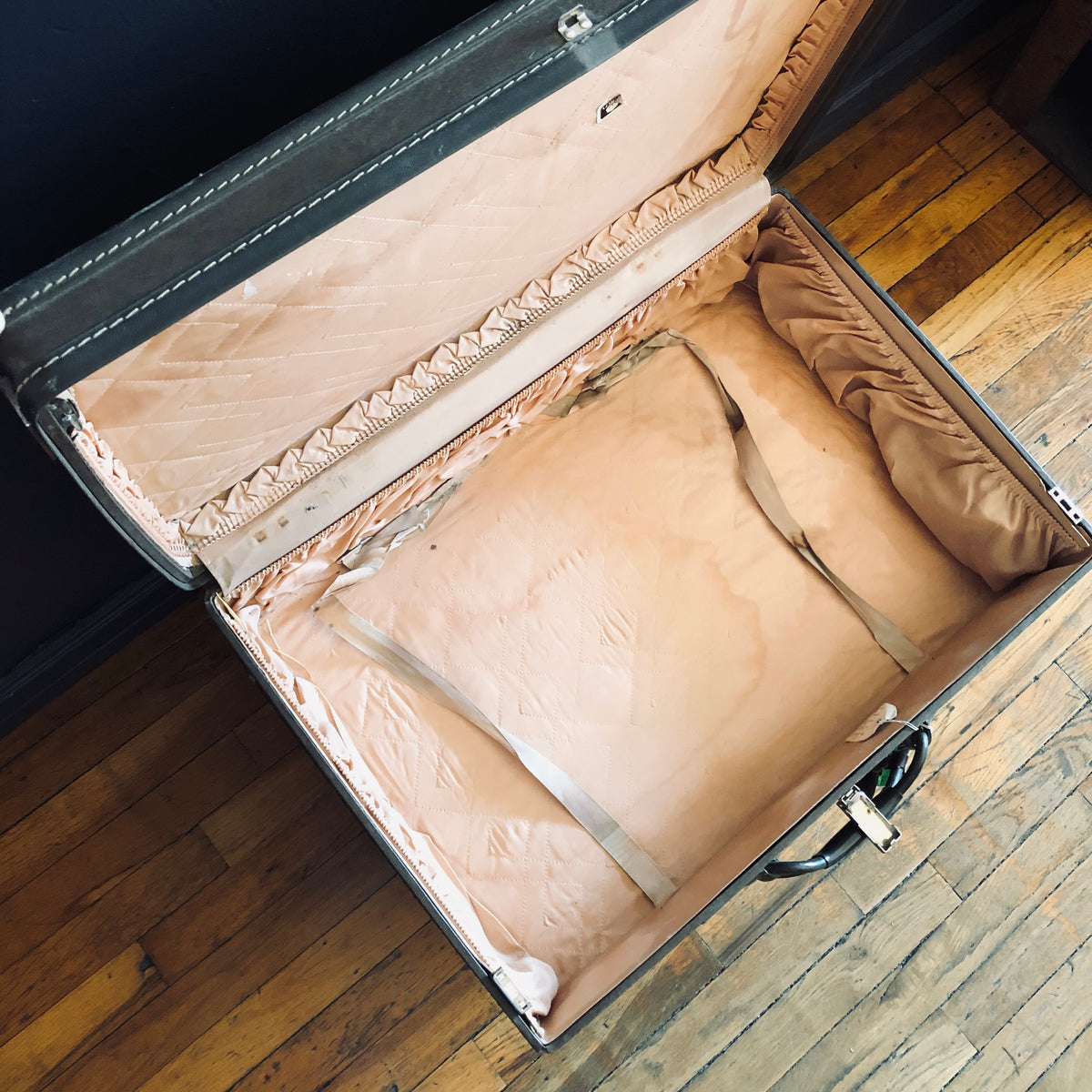 Vintage Suitcase – Pop Cycle Tucson