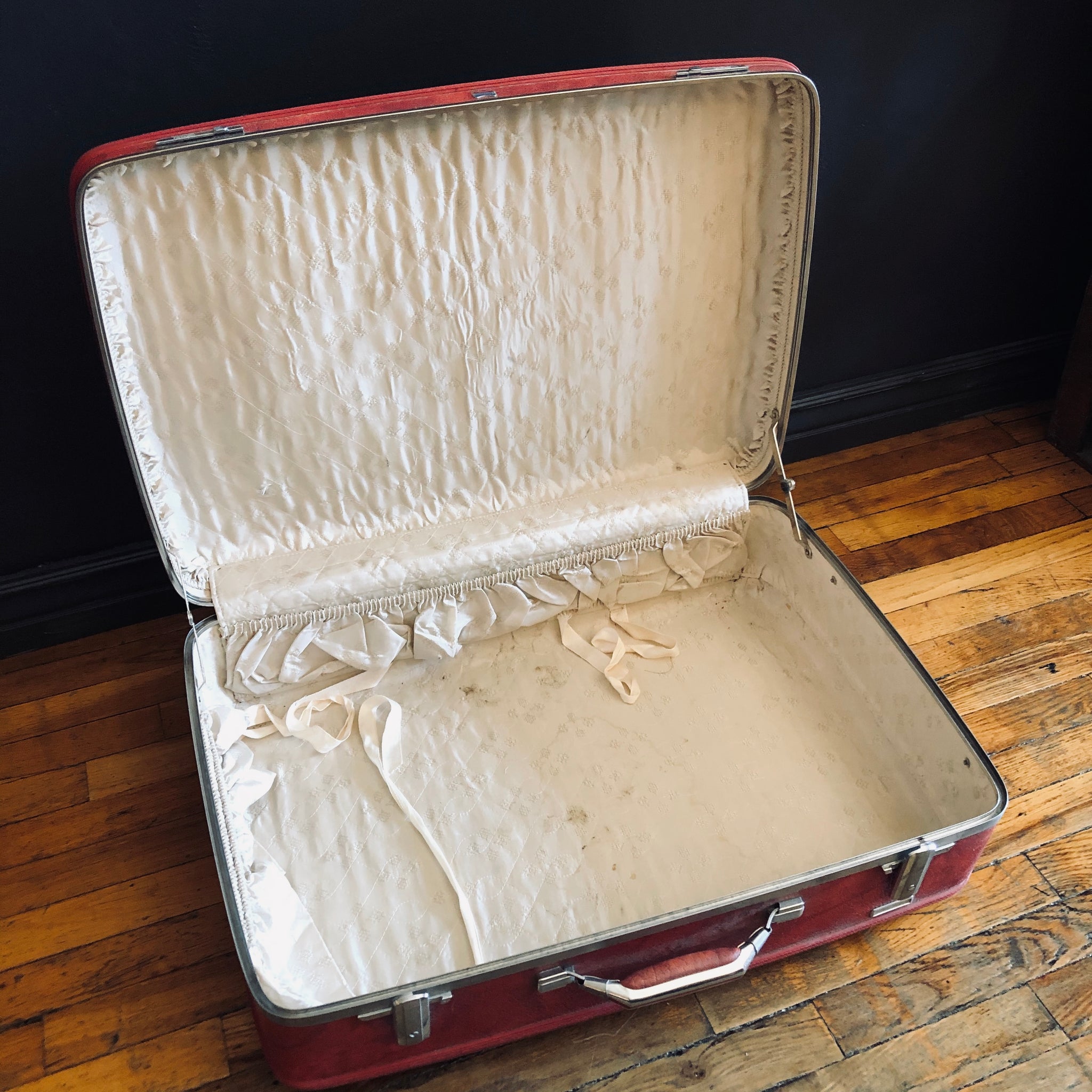 Vintage Suitcase Pop Cycle Tucson