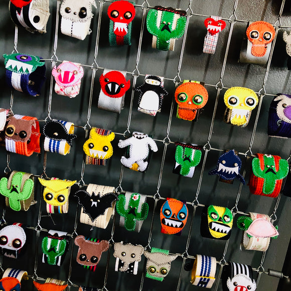 Monster cuff